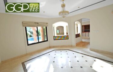 4 Bed Villa with Large Private Garden and Pool