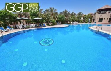 4 Bed Villa with Large Private Garden and Pool